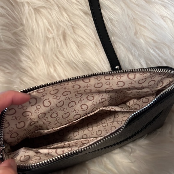 Guess crossbody bag - Picture 4 of 8